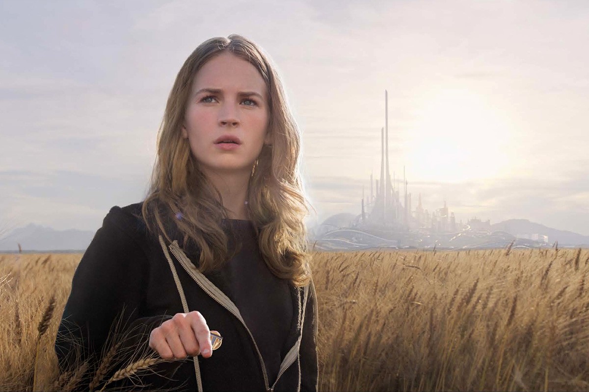 Britt Robertson em cena do trailer de 'Tomorrowland: Um Lugar onde Nada É Impossível' (Foto: Divulgação)