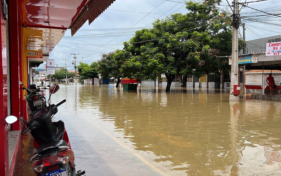 Rio transborda e parte de cidade na BA fica debaixo d'água — Foto: Joemerson Reis/Prefeitura de Jequié