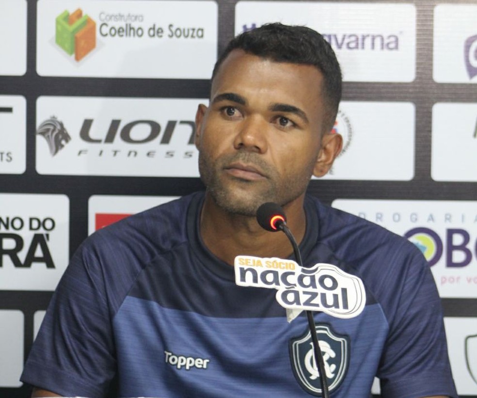 Dedeco em apresentaÃ§Ã£o oficial pelo Clube do Remo (Foto: Samara Miranda/Ascom Remo)