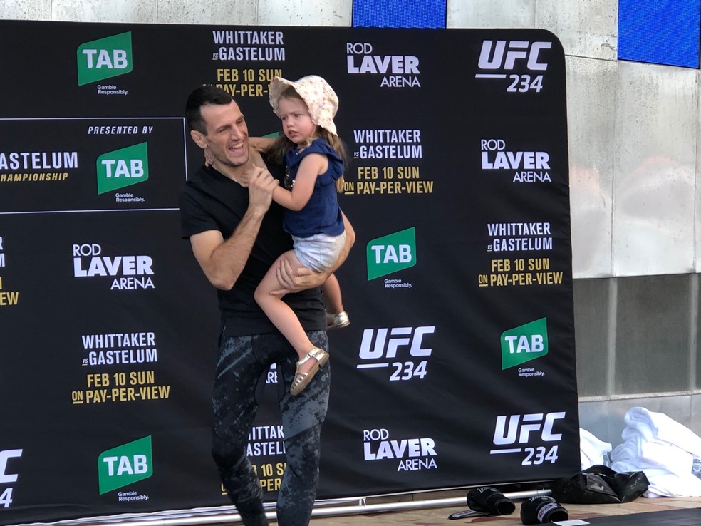 Callan Potter filha treino aberto UFC 234 — Foto: Marcelo Russio