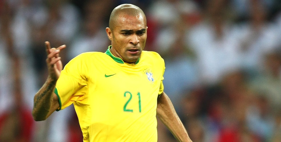 Afonso Alves foi convocado por Dunga em 2007. Firmino já foi mais longe... (Foto: Getty Images)