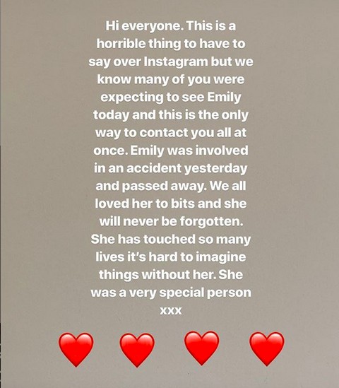 A mensagem compartilhada nas redes sociais noticiando a morte da youtuber e apresentadora de TV Emily Hartridge (Foto: Instagram)