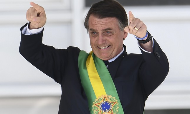 Depois de vestir a faixa, Bolsonaro discursa no parlatório