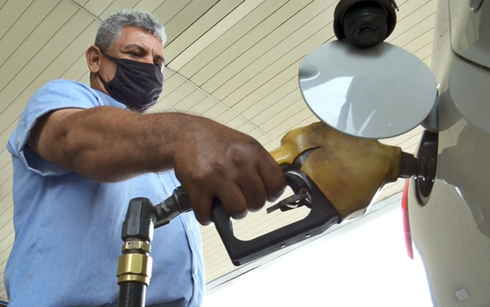 Preço médio do litro da gasolina chega a R$ 7,99 no Sul de Minas após alta anunciada pela Petrobrás — Foto: Reprodução EPTV
