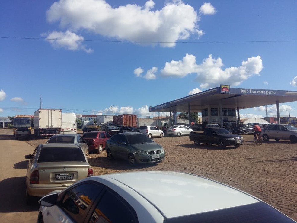 Em Santa Inês, combustível que chegou na cidade já está acabando. (Foto: João Rolim)