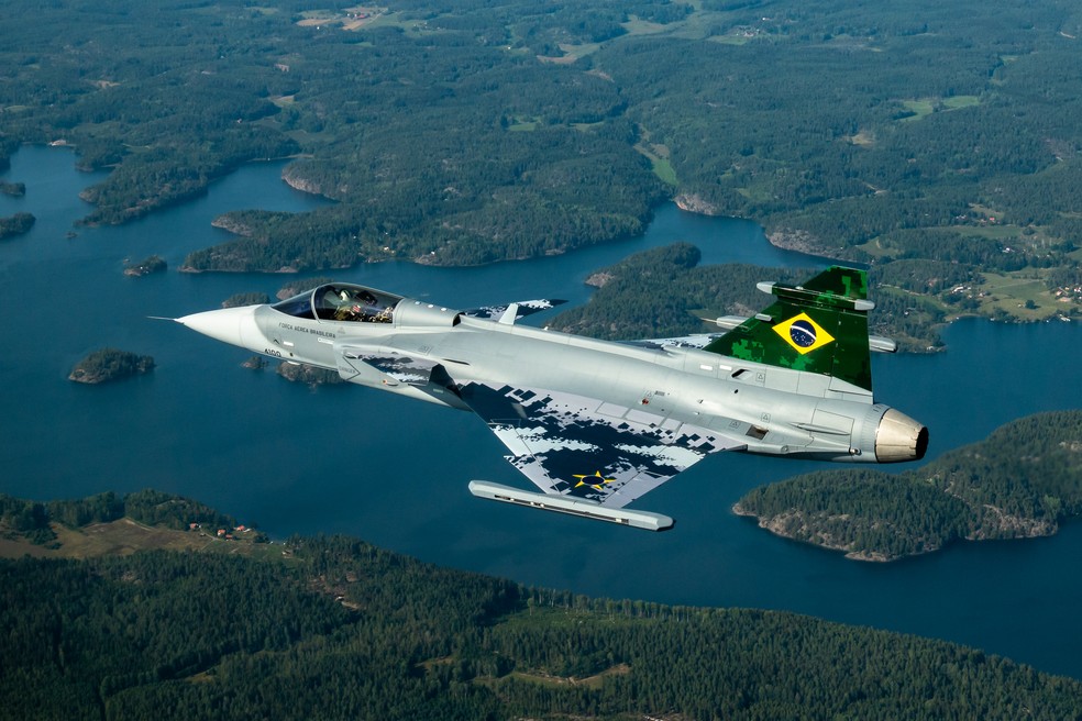 Primeiro Gripen brasileiro faz voo de teste na Suécia em 26 de agosto de 2019. Ele foi conduzido pelo piloto Richard Ljungberg por 65 minutos  — Foto: Divulgação/Saab
