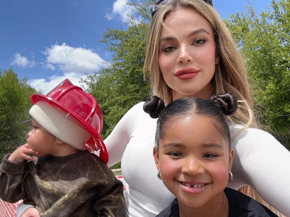 Khloé Kardashian e os filhos