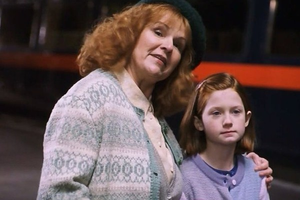 A atriz Bonnie Wright, intérprete da personagem Ginny Weasley nos filmes da franquia Harry Potter (Foto: Reprodução)