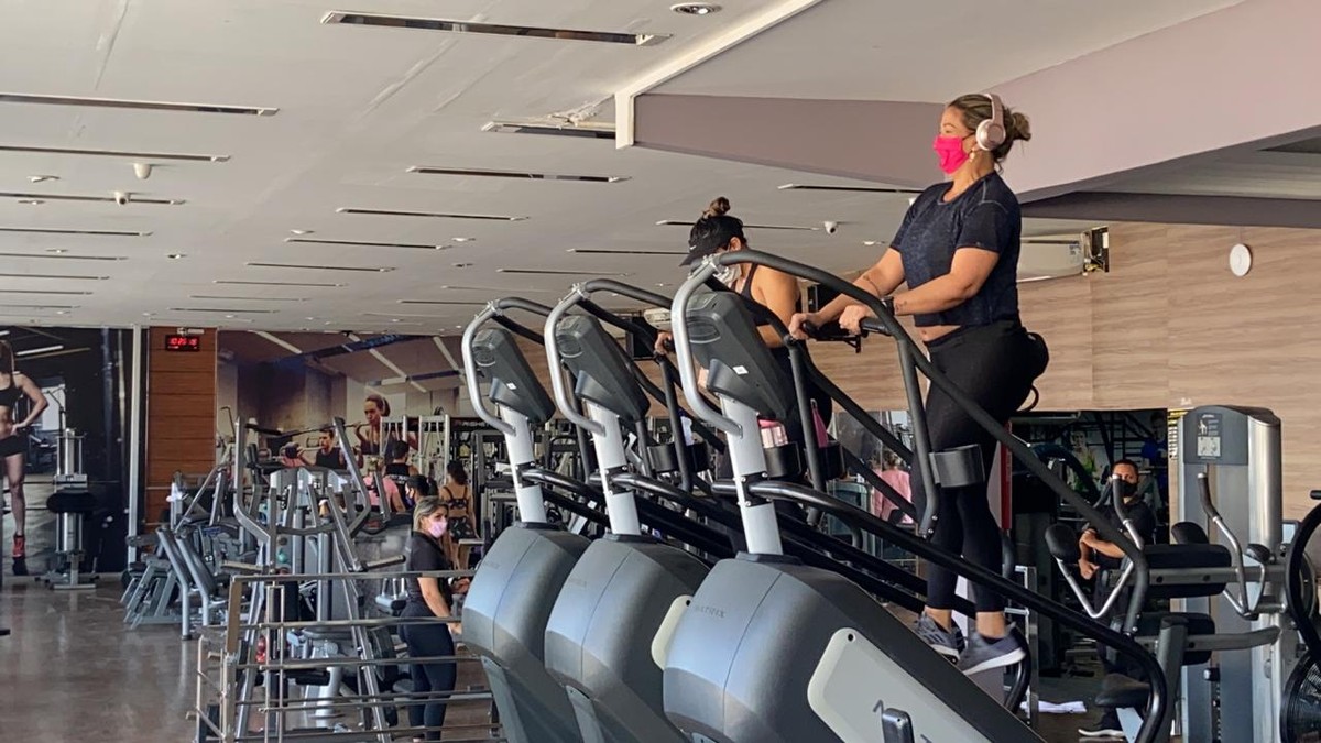 Academias com arcondicionado podem reabrir em Natal e devem reservar espaço de seis metros