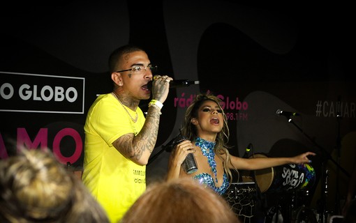 Lexa e MC Guimê no palco do Camarote Quem O Globo