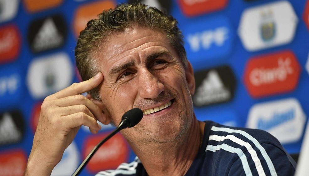 Bauza em coletiva pela seleção argentina — Foto: Site oficial da AFA