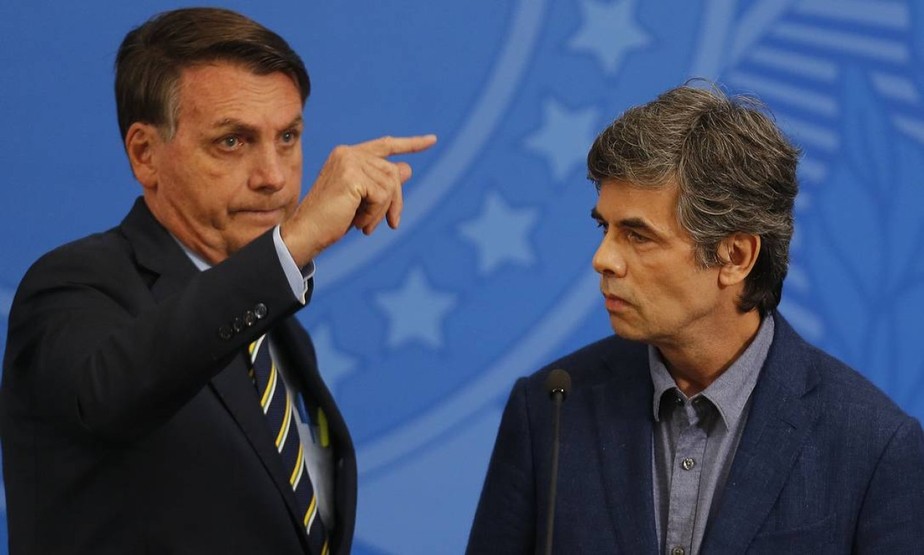Bolsonaro pressionou Nelson Teich a defender a cloroquina, ineficaz contra a Covid-19