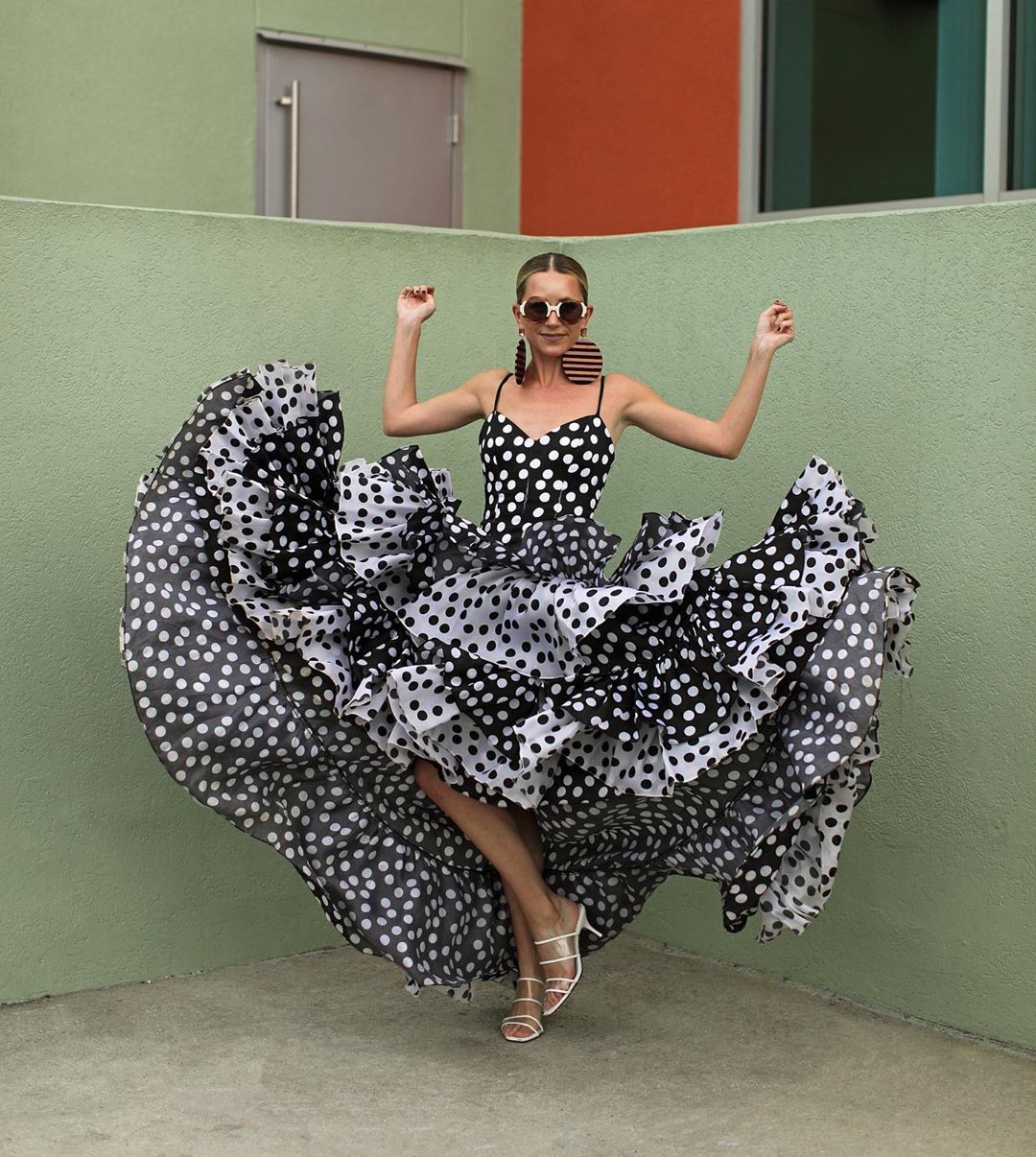 Vestido de bolas esta na sales moda 2018