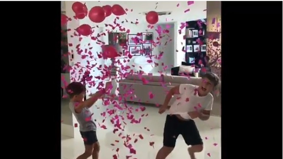 Filhos de Claudia Leitte comemoram ao saber que vÃ£o ganhar uma irmÃ£ â?? Foto: ReproduÃ§Ã£o/ Instagram