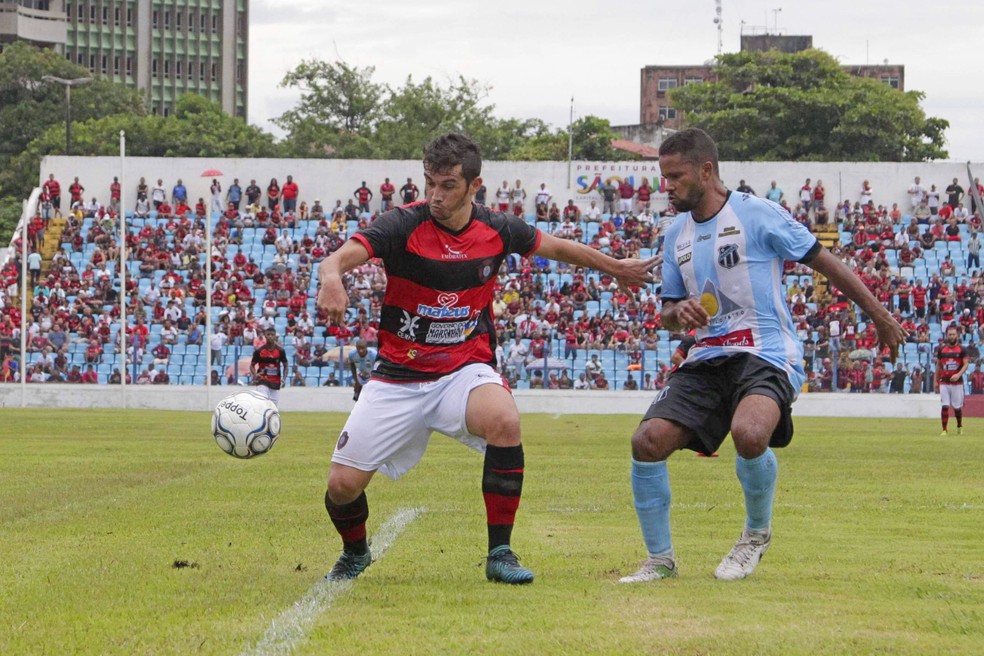 Everlan em jogo do Moto contra o Sparta, pela primeira fase. Desafio é repetir a façanha de 2016, quando time conseguiu o acesso (Foto: Diego Chaves / O Estado do Maranhão)