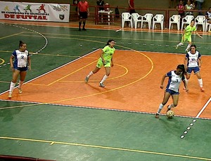 Campeonato Municipal de Futsal feminino no ginásio do Sesi (Foto: Reprodução/Rede Amazônica Acre)