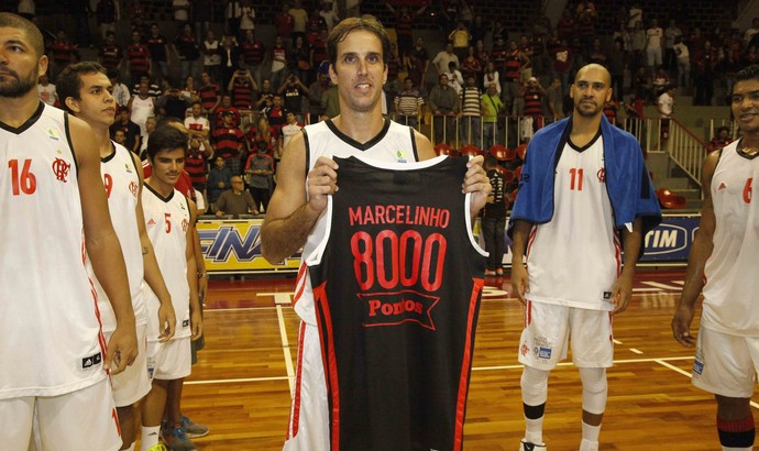 Marcelinho celebra marca, deixa vitória no passado e pensa no jogo 3