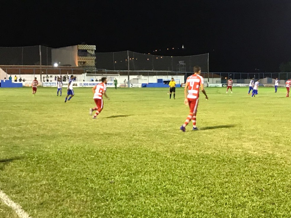 Jogando em Guarabira na última quarta-feira, a Desportiva venceu o Auto Esporte por 1 a 0 (Foto: Edgley Lemos/GloboEsporte.com)