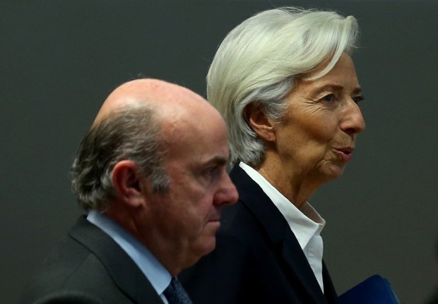 Luis de Guindos, vice-presidente do BCE, ao lado da presidente Christine Lagarde  (Foto: REUTERS/Ralph Orlowski)