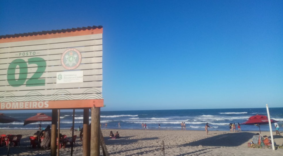 Turista de São Paulo morre afogado na Praia do Futuro, em Fortaleza — Foto: Corpo de Bombeiros