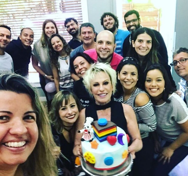 Festinha surpresa de Ana Maria Braga (Foto: Reprodução/Instagram)