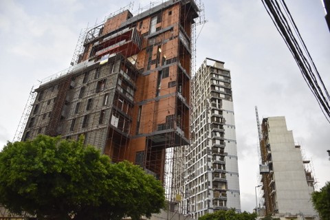 Edifícios em Gemmayzeh, na porção leste da cidade, também passam por reformas (Foto: Getty Images)