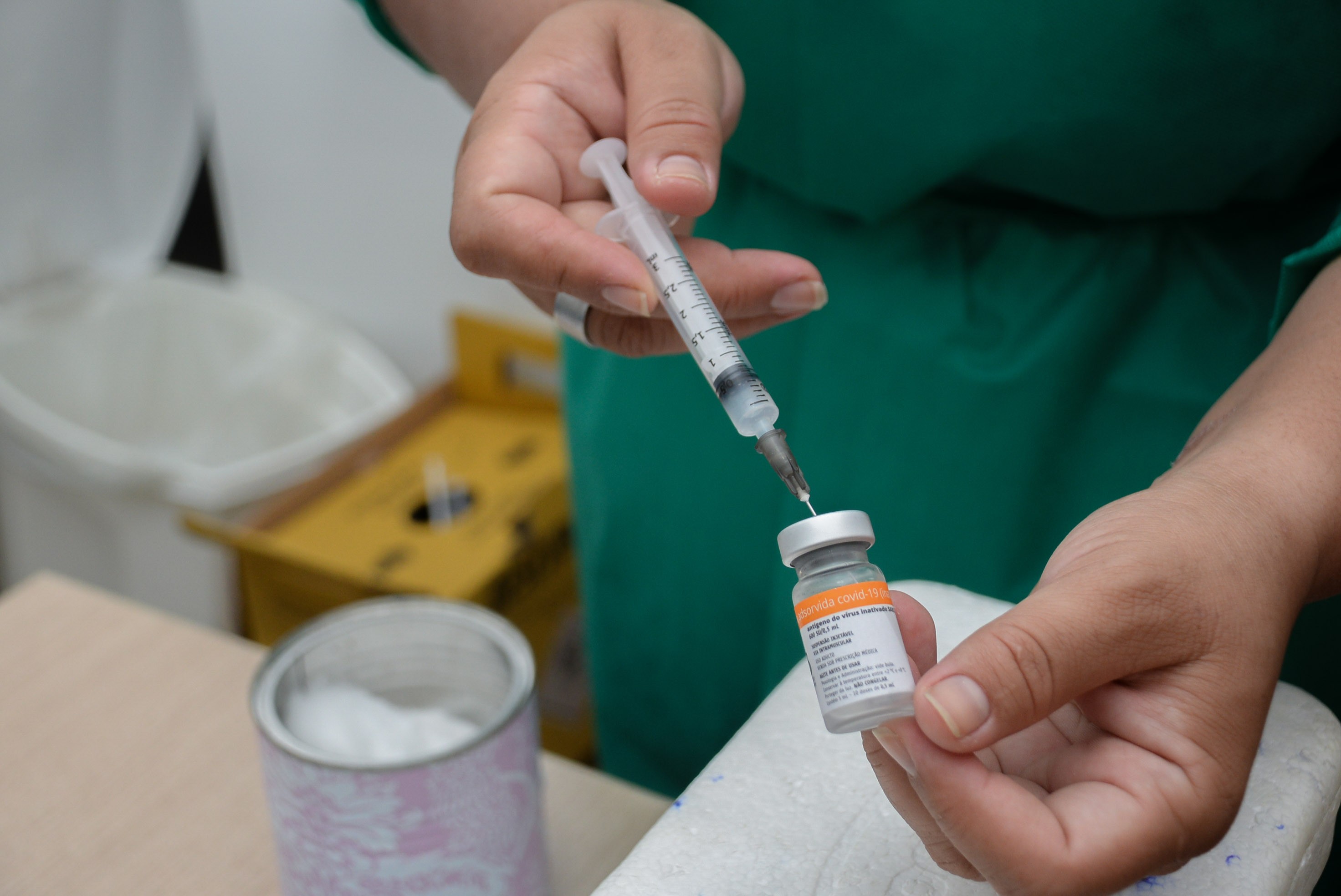 Vacina Covid-19 em Divinópolis: cadastro para imunização com CoronaVac em crianças e adolescentes começa na sexta-feira