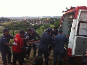 As vítimas foram encaminhadas para o Hospital Municipal de Valadares (Foto: Diego Souza/G1)