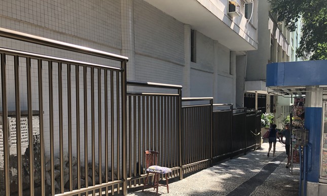 Prédios do Rio instalam grades contra moradores de rua | Ancelmo - O Globo