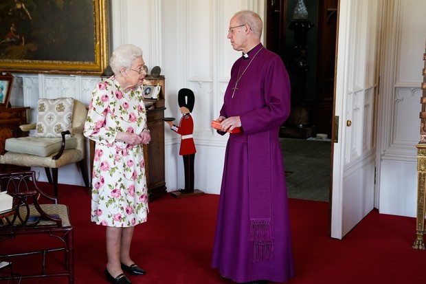 Em 21 de junho, o arcebispo de Canterbury, Justin Welby, visitou a rainha Elizabeth II em Windsor (Foto: Getty Images)