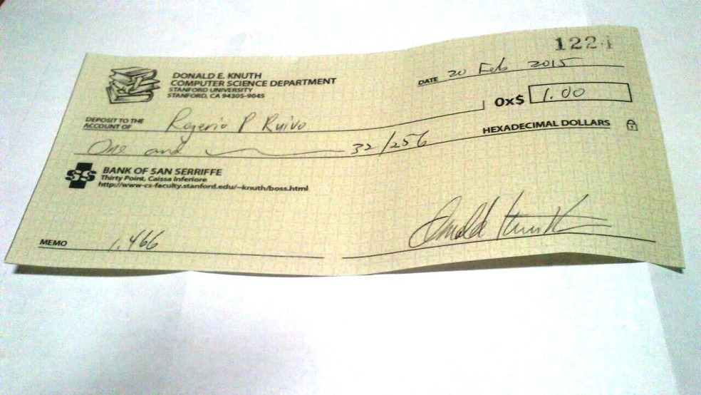 O cheque conferido pelo professor Donald Knuth para quem acha erros em seus trabalhos ou programas é um dos prêmios mais almejados da Ciiencia da Computação (Foto: Rogerio Ruivo/Arquivo Pessoal)