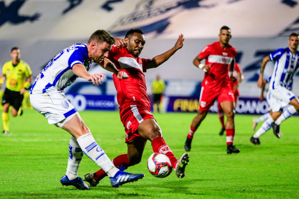 CSA e CRB fizeram um jogo equilibrado — Foto: Ailton Cruz/Gazeta de Alagoas