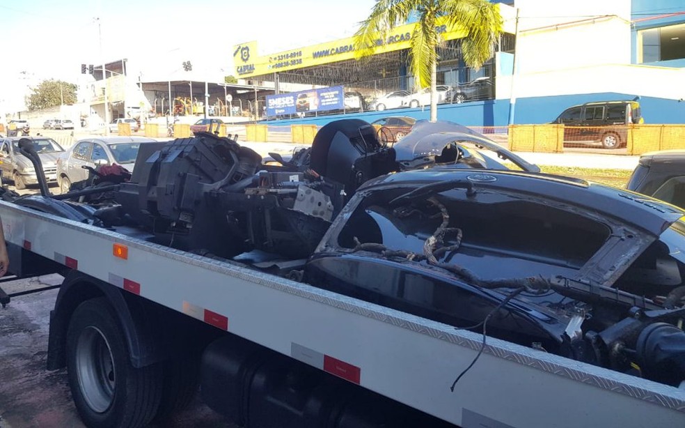 Fiscaliza&ccedil;&atilde;o interdita desmanche na Avenida Ipanema em Sorocaba &mdash; Foto: Divulga&ccedil;&atilde;o/Prefeitura de Sorocaba