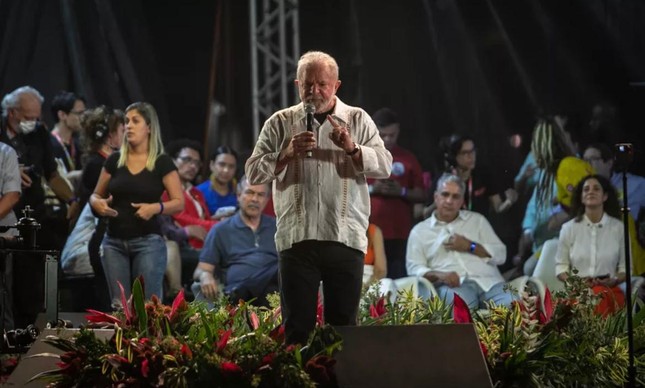 Lula usou colete à prova de balas em evento na Cinelândia, no Rio  