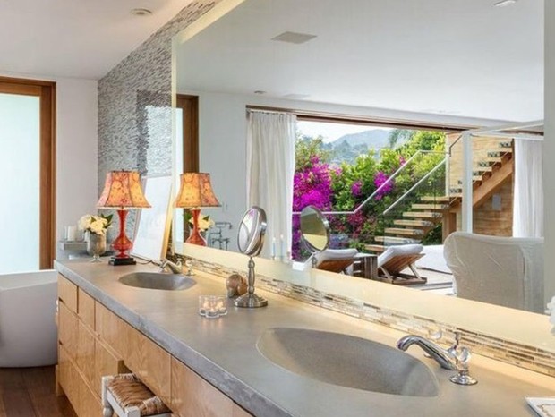 Pamela Anderson quer vender mansão em Malibu por R$ 85 milhões (Foto: Divulgação)