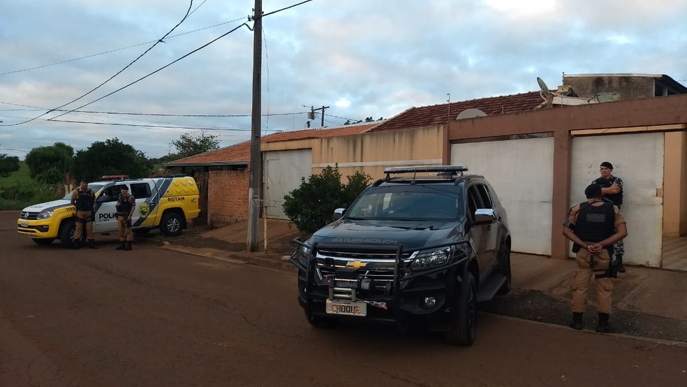 Polícias Civil e Militar realizaram Operação Quebrada, contra o tráfico de drogas em Londrina — Foto: Divulgação/PMPR
