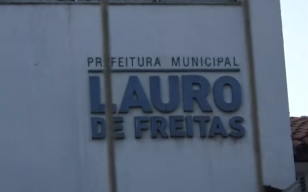 Centro de Regulação em Lauro de Freitas registra longas filas nesta quinta-feira (7) — Foto: Reprodução/TV Bahia