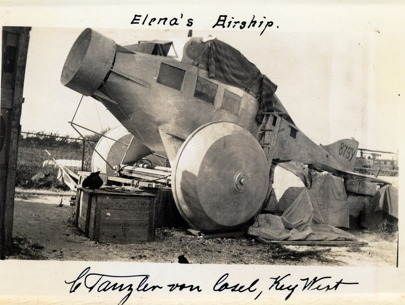 O avião convertido em laboratório (Foto: Florida Public Library)