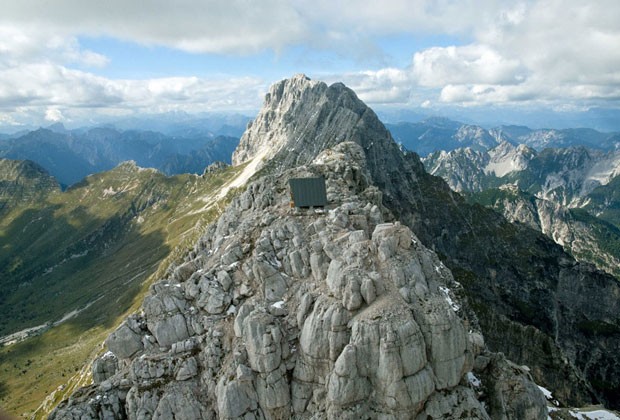 Com uma vista incrível da fronteira da Itália com a Eslovênia, local oferece um refúgio seguro para amantes da natureza desde que foi inaugurada (Foto: The Grosby Group)