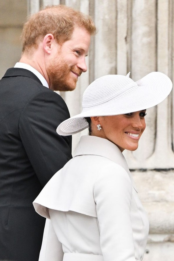 LONDON, ENGLAND - JUNE 03: Prince Harry, Duke of Sussex and Meghan, Duchess of Sussex attend the National Service of Thanksgiving at St Paul’s Cathedral on June 03, 2022 in London, England. The Platinum Jubilee of Elizabeth II is being celebrated from Jun (Foto: WireImage,)