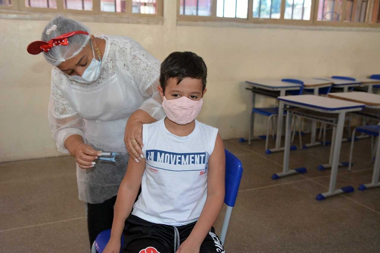 Mutirão para vacinar crianças de 5 a 11 anos é feito por prefeitura neste sábado em Várzea Grande (MT)