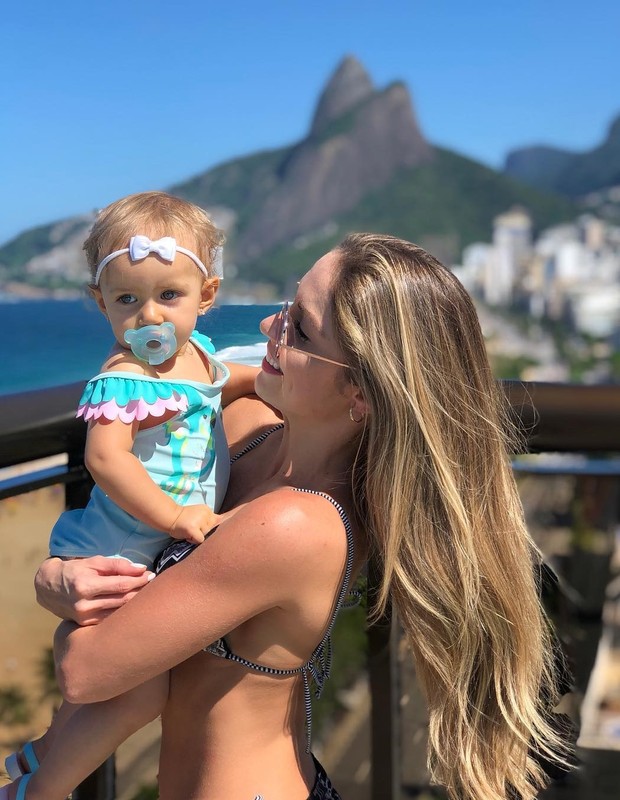 Renata Dávila e a filha Alice (Foto: Reprodução/Instagram)