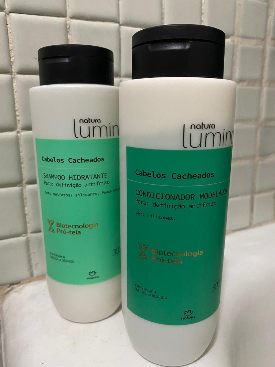 Shampoo e Condicionador Lumina Cabelos Cacheados, Natura - Revista Marie  Claire | Beauty Tudo