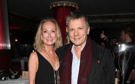 Vocalista Do Iron Maiden Bruce Dickinson Pode Enfrentar Processo De Divorcio De Quase Meio Bilhao De Reais Monet Celebridades