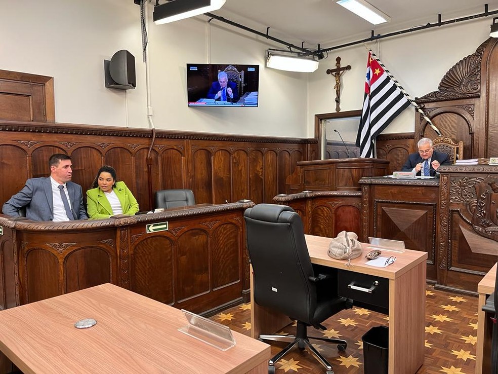 Sessão que pode cassar mandato da prefeita de Bauru encerra quarto dia sem concluir leitura do relatório — Foto: Gabriel Pelosi/TV TEM