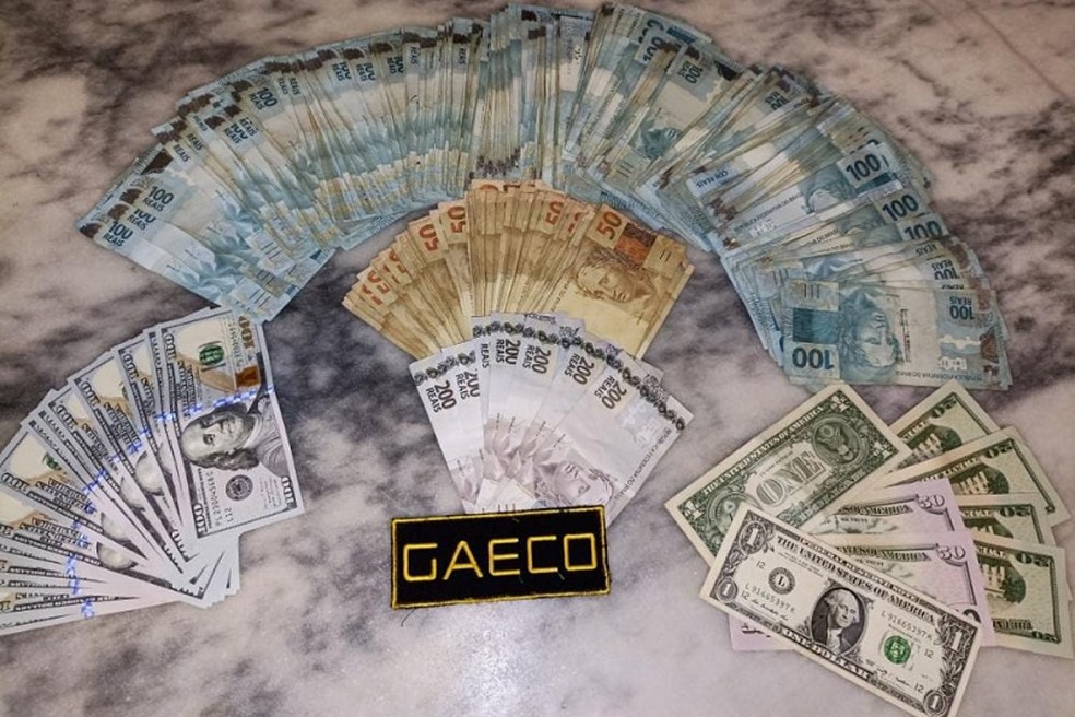 Gaeco apreendeu grande quantidade em dinheiro em espécie. — Foto: Goeco/Reprodução