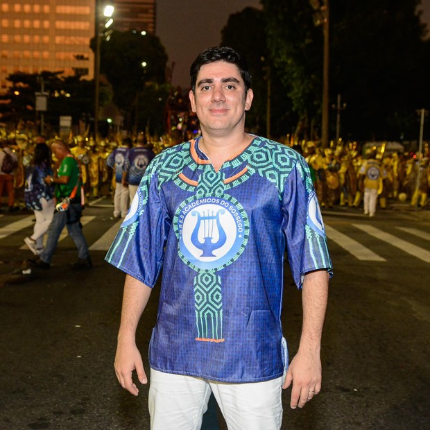 Marcelo Adnet é um dos compositores do samba da escola Acadêmicos do Sossego (Foto: Webert Belicio/AgNews)