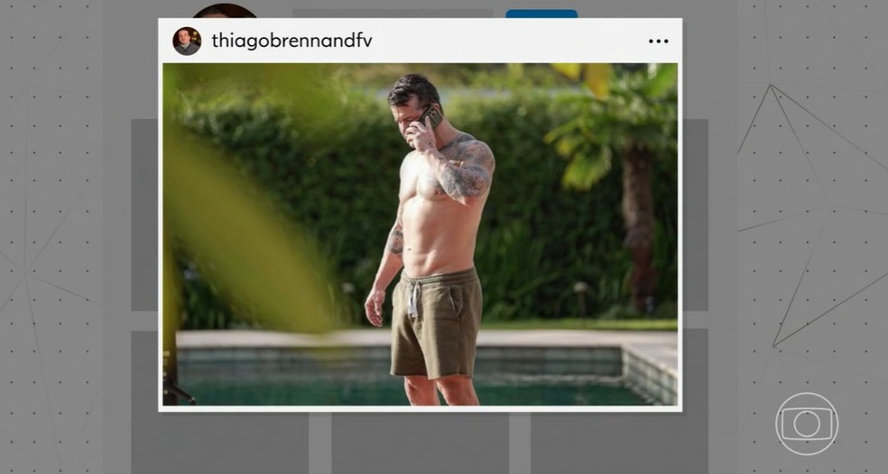 Thiago Brennand Fernandes Vieira sem camisa e ao telefone em imagem publicada em rede social — Foto: Reprodução/TV Globo