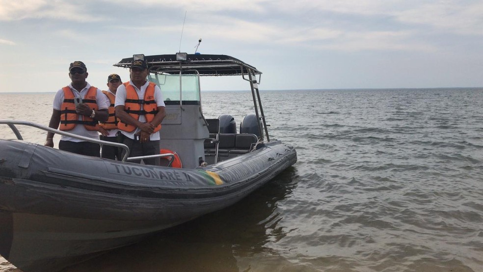 Equipes da Marinha do Brasil integram operação para resgatar piloto desaparecido no Rio Tapajós — Foto: Kamila Andrade/G1