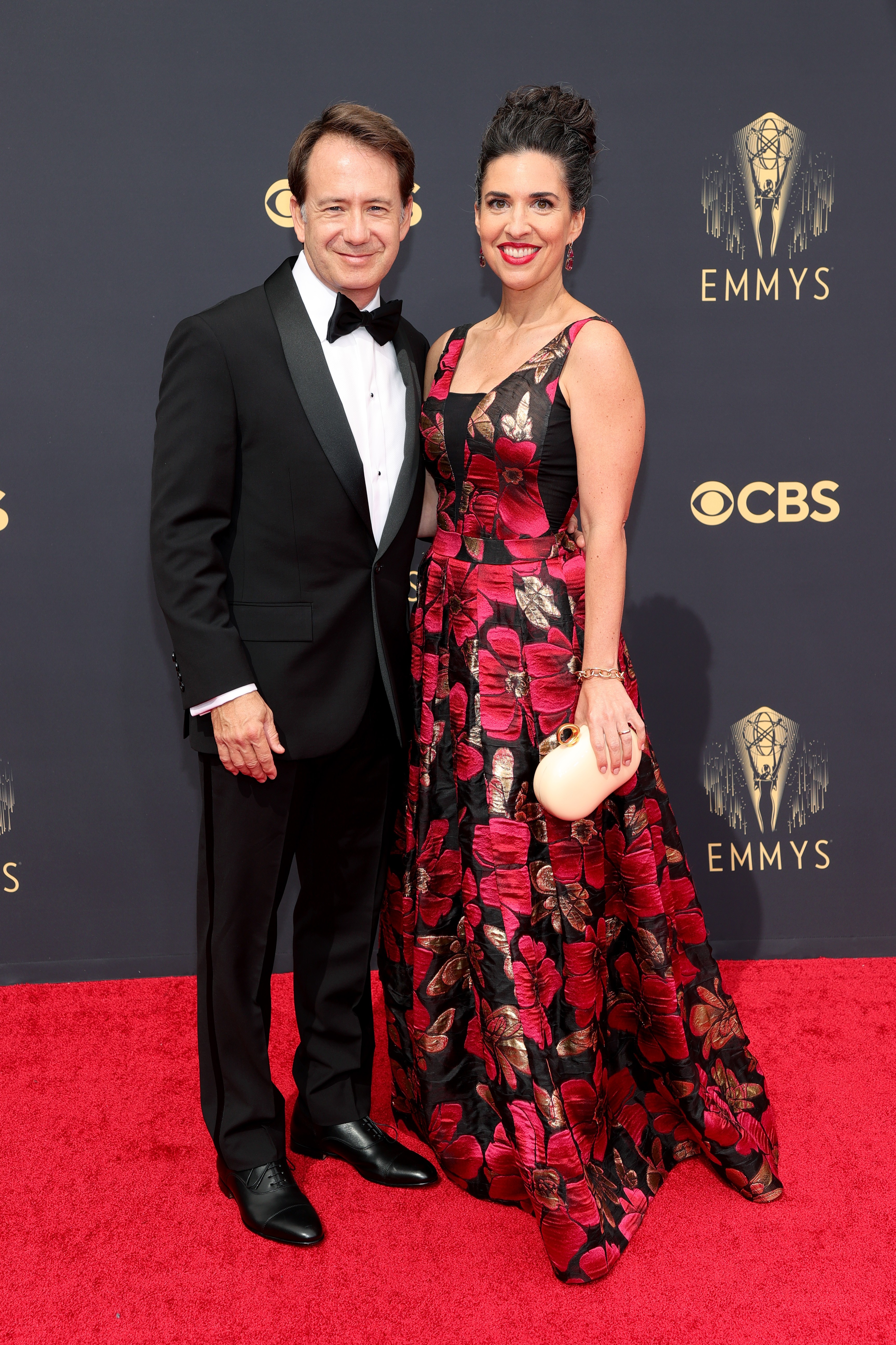 LOS ANGELES, CALIFORNIA - SEPTEMBER 19: (L-R) Jacob Vaughan and Jac Schaeffer attend the 73rd Primetime Emmy Awards at L.A. LIVE on September 19, 2021 in Los Angeles, California. (Photo by Rich Fury/Getty Images) (Foto: Getty Images)